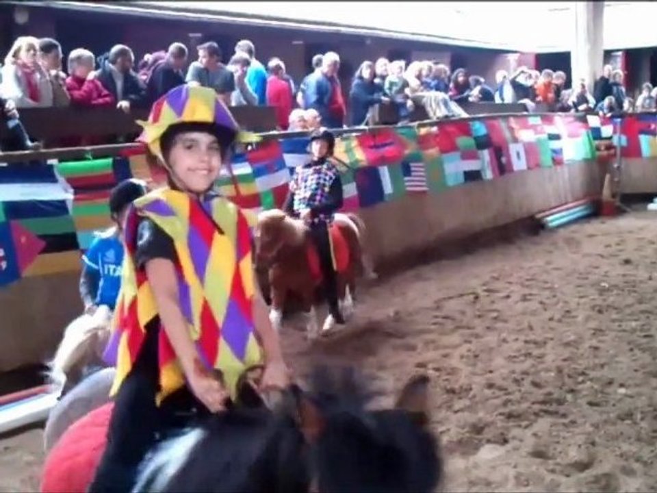 sarah avec etoile en spectacle ponney au perchay