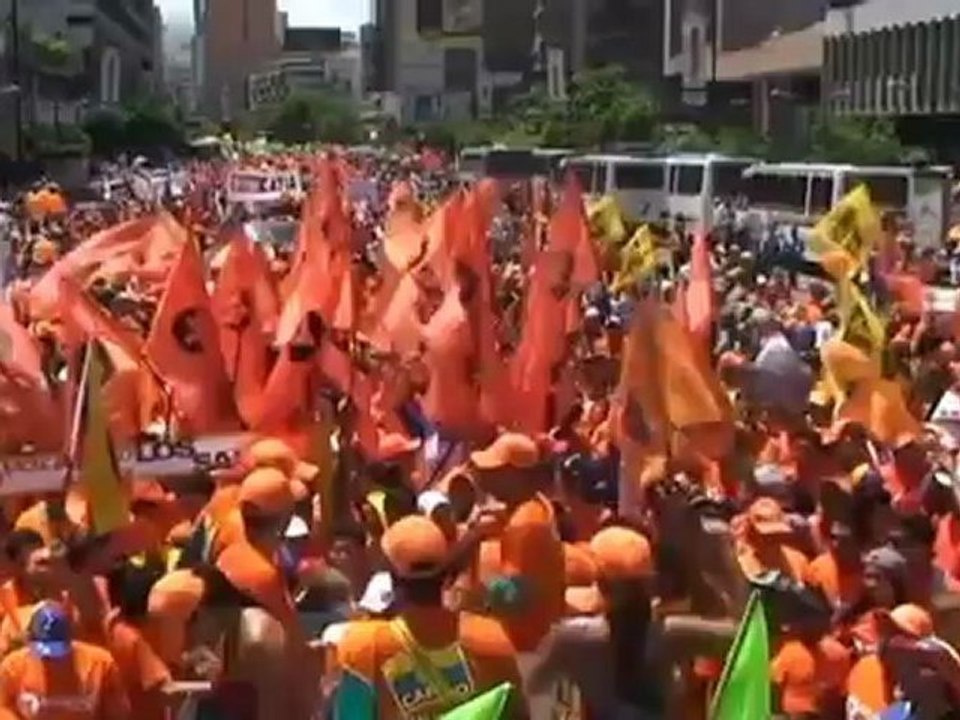 Capriles ya es oficialmente el rival de Chávez en las presidenciales venezolanas