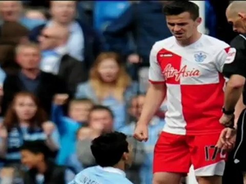 Joey Barton picchiato fuori da un nightclub di Liverpool