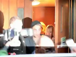 Kristen Stewart et Robert Pattinson gagnent la récompense du meilleur baiser