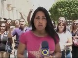 Familias en Puerto Ordaz denuncian estafa inmobiliaria y se encadenan en sede de Indepabis