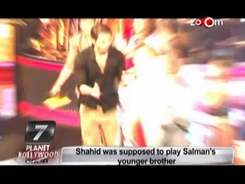 Ranbir, Kareena, Karisma skip Raj Kapoor's felicitation ceremony, Shahrukh Khan & Shahid Kapoor at Shiamak's event & more news