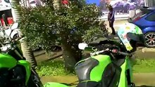 Female Sportbiker ( 中文 - with subtitles)
