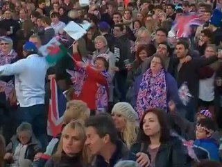 Crowds enjoy the Queen's jubilee concert