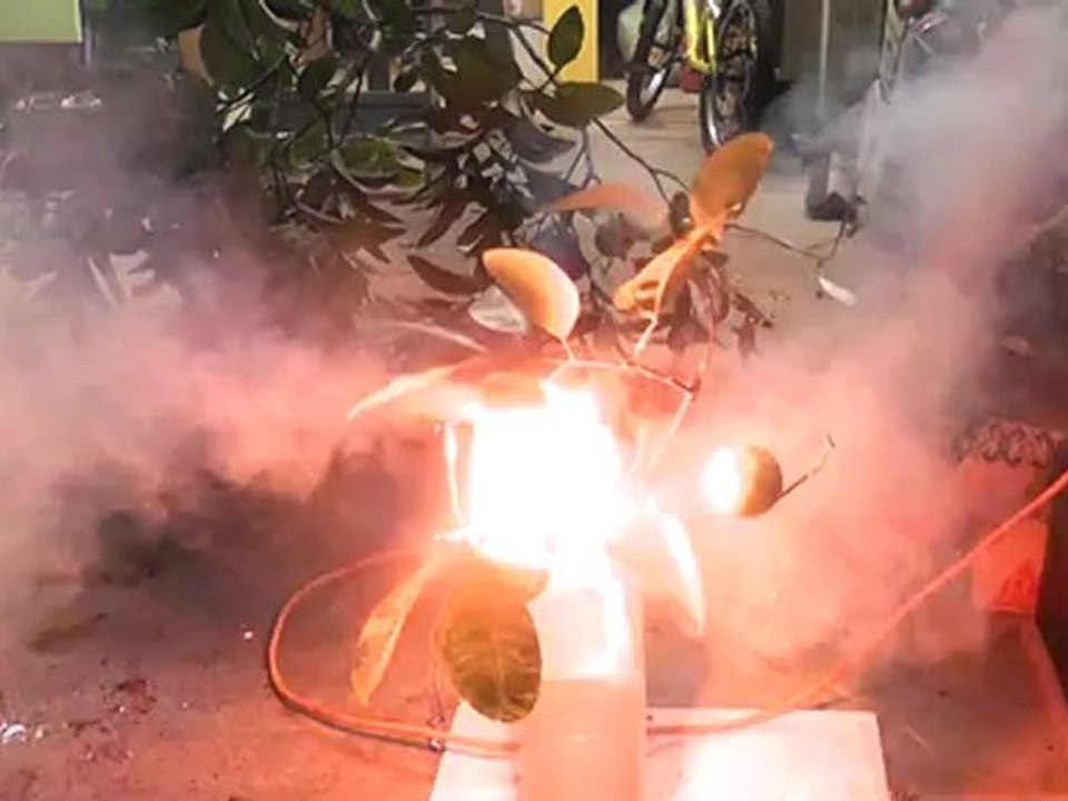 Grapefruit at 2000 Volts or 2 kV