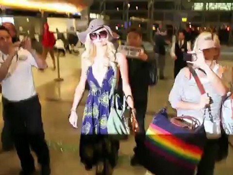 Paris Hilton Suits Up For NYC Legal Battle