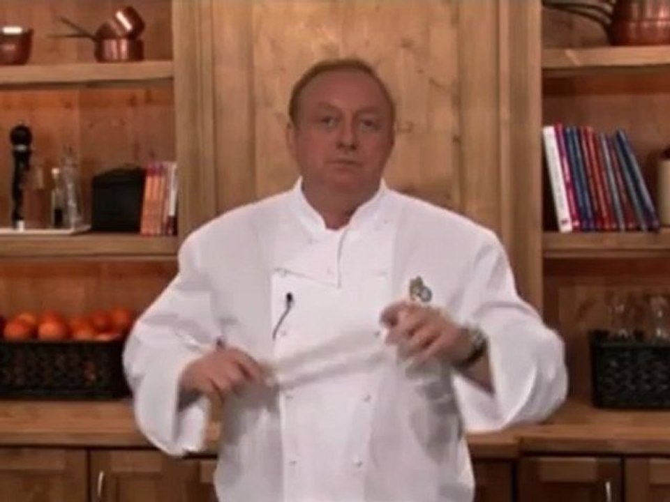 Alfons Schuhbeck kocht Weißwurstradeln auf Blattsalat auf www.321kochen.tv