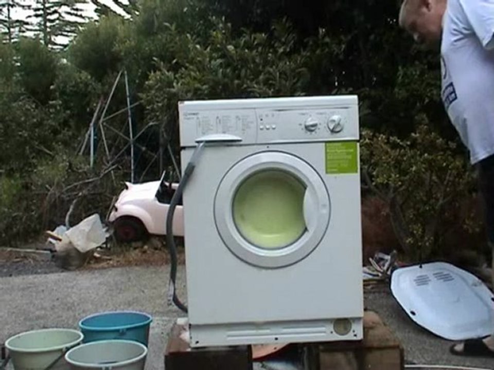 Washing Machine Yellow -- Palmolive