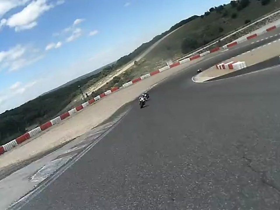 le 4 juin ledenon vue de dos