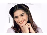 Bollywood Biggies Support Sonam Kapoor To Get Her Birthday Gift - Bollywood Time