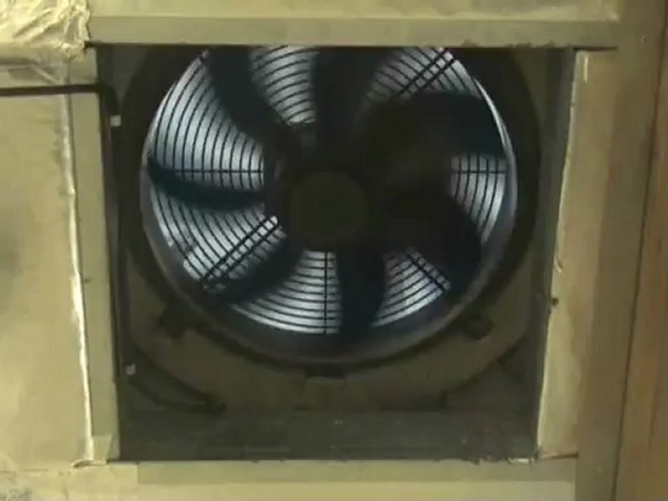 Slow starting ceiling fan