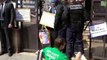 Évacuation des militants qui occupaient le siège de la FFF, à Paris, pour demander la libération d'un footballeur palestinien