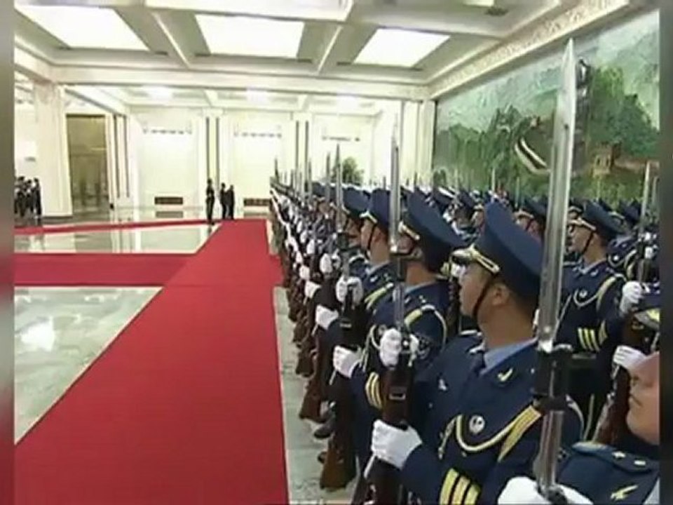 euronewsru - Владимир Путин начал государственный визит в Китай [H.264 360p]