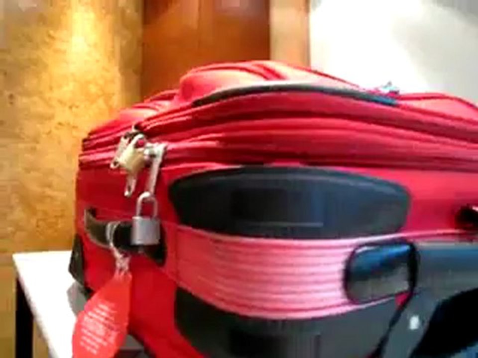 Comment ouvrir une valise sans clés et sans laisser de traces