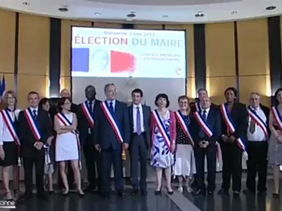 Manuels VALLS passe la main à Francis CHOUAT (Évry)