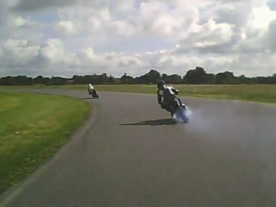 Roulage Moto -Lurcy-run 2-@10H10-Etienne gamelle+fin de run-4-06-2012