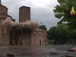 Poggio Renatico (FE) - Terremoto - Domolizione Torre (04.06.12)