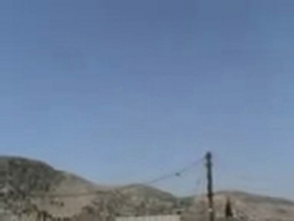 Syria فري برس ريف ادلب الشمالي  بلدة كفردريان تحليق المروحيات الحربية في سماء البلدة وقصف عنيف 5 6 2012 ج2 Idlib