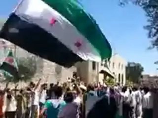 Descargar video: Syria فري برس حماة المحتلة  تشييع الشهيد ياسر رقية  طريق حلب 2012 6 5  ج1 Hama