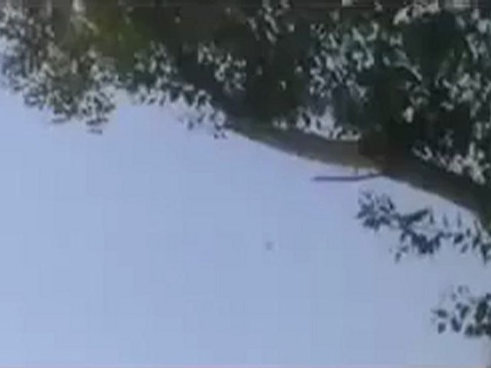 Syria فري برس ديرالزور الله أكبر إسقاط مروحية لجيش بشار 4 6 2012 Deirezzor