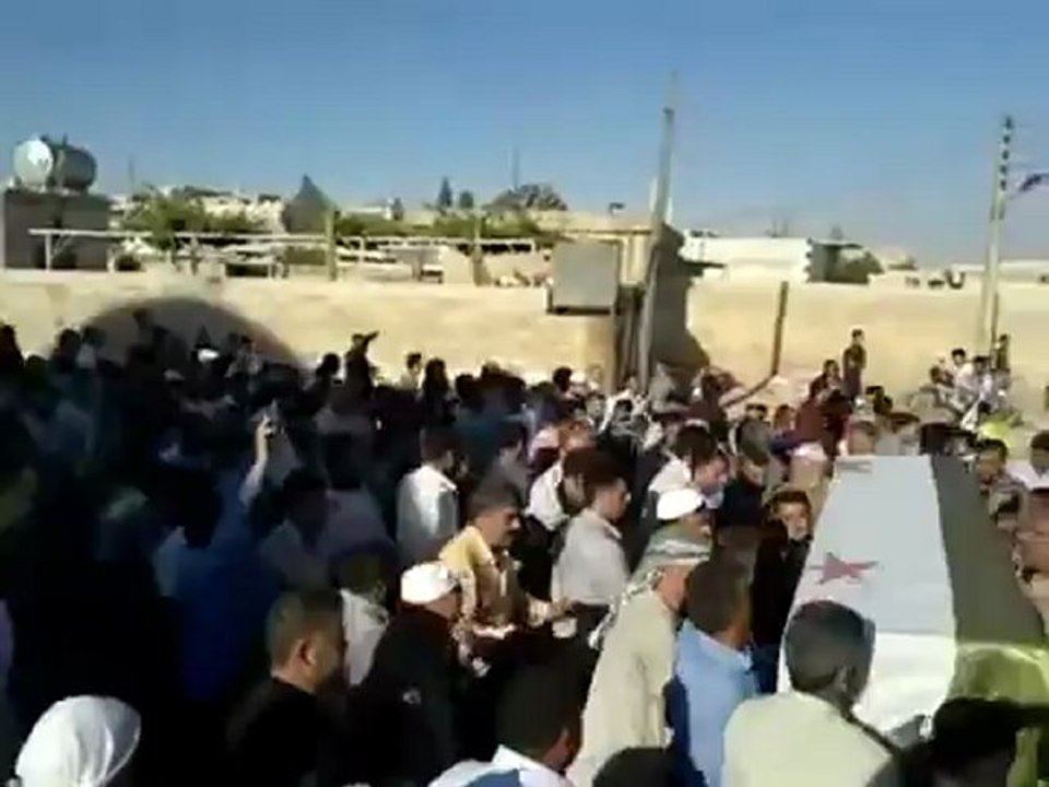 Syria فري برس حلب   ارشاف    صلاة الجنازة على الشهيد محمد يوسف حسين 2 6 2012 Aleppo