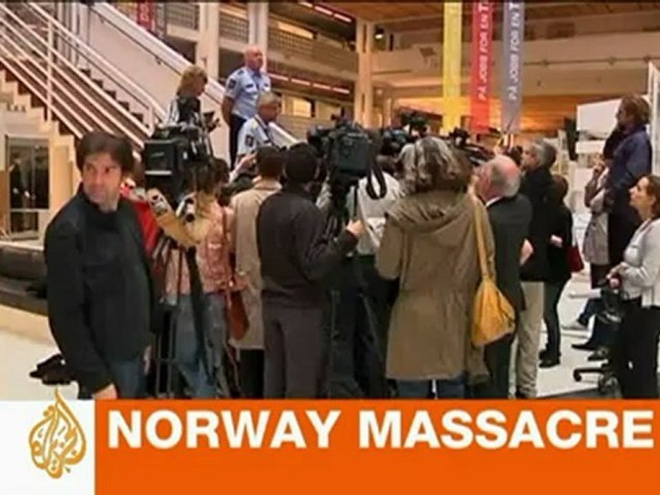 Police continue Norway massacre inquiry