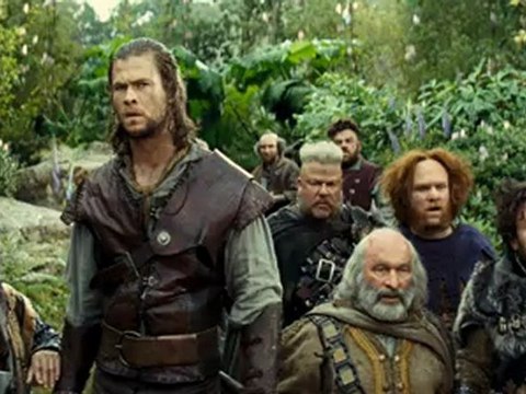 Blanche Neige et le chasseur : extrait exclusif / Les nains suivent Blanche Neige dans la forêt enchantée