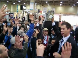 Trade Show Magician, Presenter and Infotainer