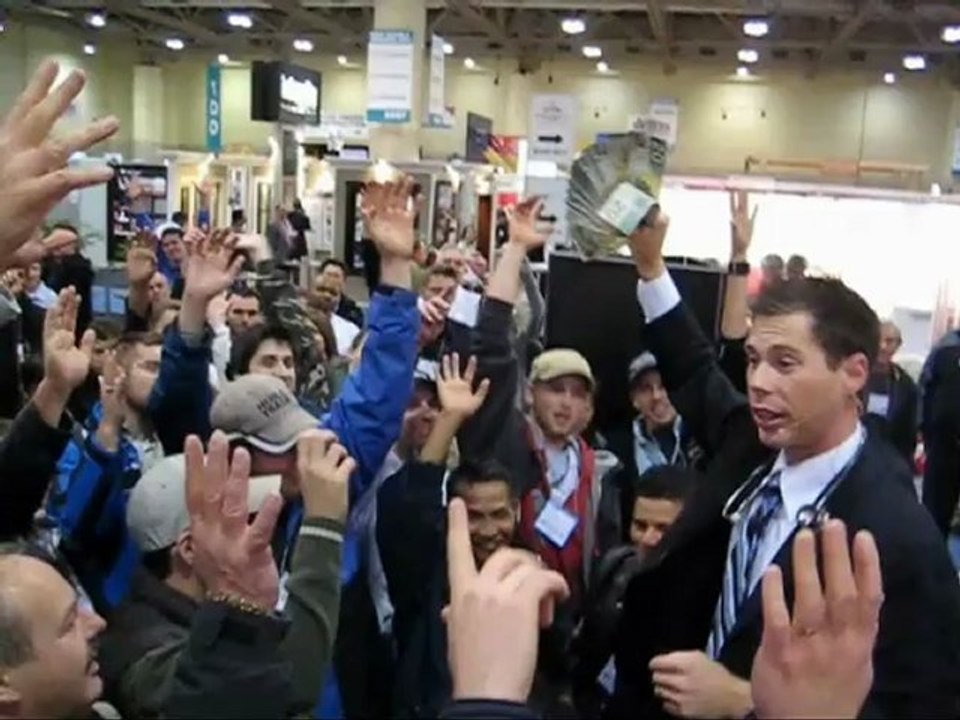 Trade Show Magician, Presenter and Infotainer