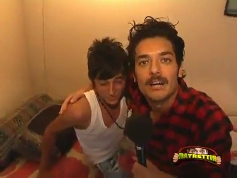 Hayrettin öğrenci evi baskını 7 gül gül öldüm :)