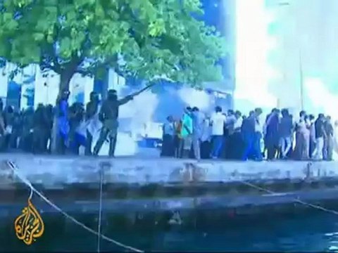 Maldives political crisis continues