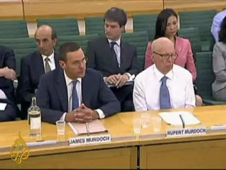 Murdoch in London to launch new tabloid