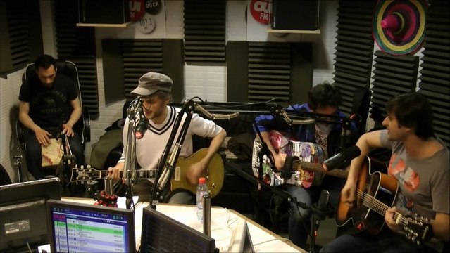 La Princesse Est Dans Les Cordes - FFF Cover - Session Acoustique OÜI FM