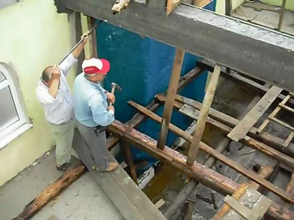 07.06.2012.Cami tadilatina devam ediliyor. kalip sökümü. 008