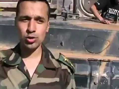 Syria فري برس مقابلة عفوية جدااا مع الملازم اول خلدون صالح الرجب المنشق عن عصابة الأسد مع عربة بي ام بي في حي الخالدية