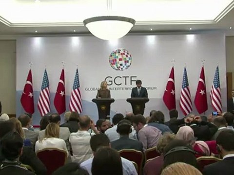 Clinton condena masacre en Siria