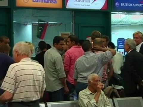 Аэропорт Триполи вновь заработал после захвата