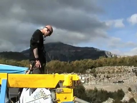 Sauts à l'élastiques pont de l'Artuby, 182 mètres.