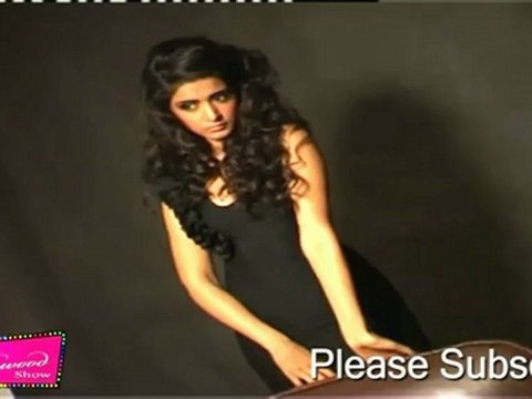 Sexy Babe Strikes Hot Poses