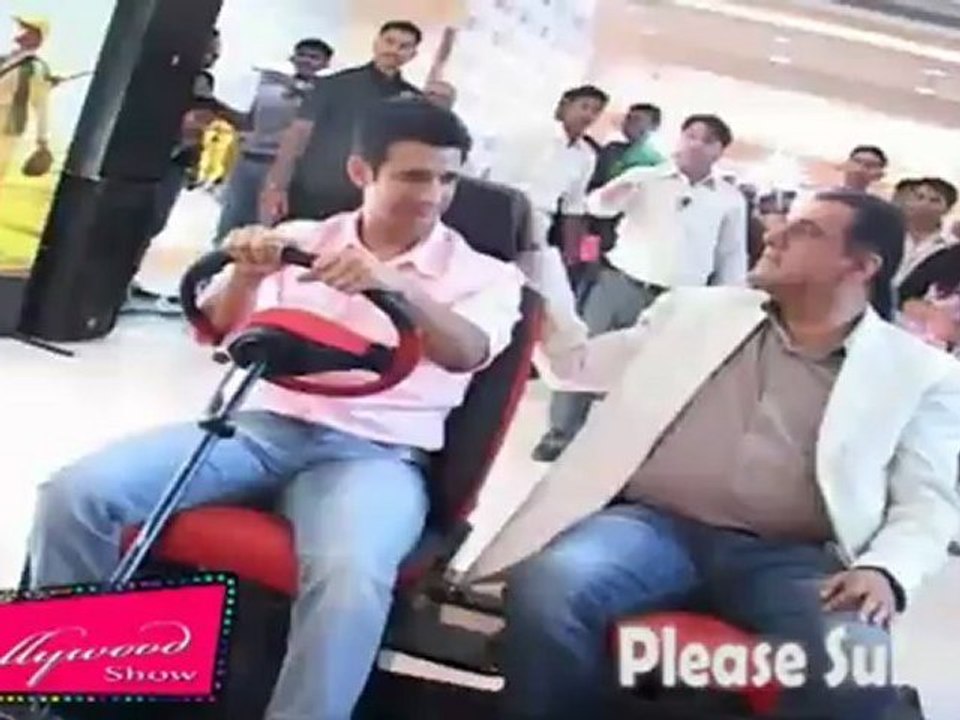 Sharman Joshi & Boman Irani @ Game Launch Of Ferrari ki Sawaari
