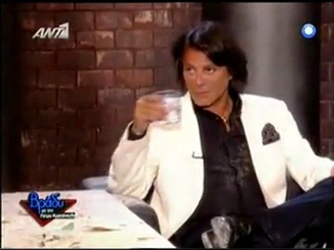 O Ηλίας Ψινάκης στον Πέτρο Κωστόπουλο