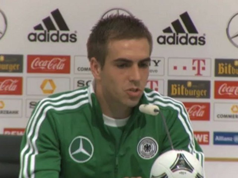 Philipp Lahm - Das Fußballerische überläßt die Kanzlerin uns