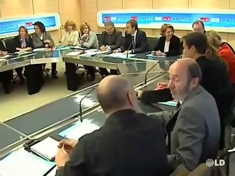 Ni la directiva del PP ni la del PSOE comentan las detenciones