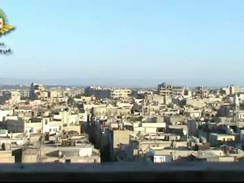 Syria فري برس هاااااام قصف متواصل على حي الخالدية ولحظة سقوط الصواريخ با القرب من الكميرا 8 6 2012 Homs