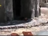 Syria فري برس صاروخ ينزل على حمص القديمة شاهدو ماذا فعل 8 6 2012 Homs