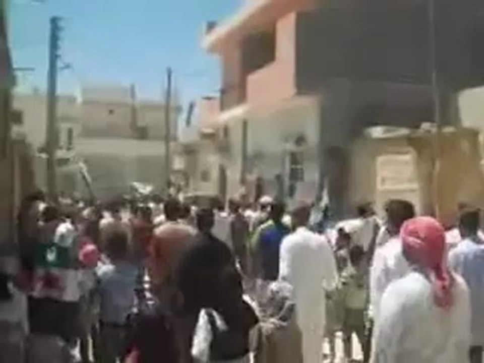 Syria فري برس ريف حلب دا بق  مظاهرة حاشدة في جمعة ثوار وتجار  8 6 2012   ج1 Aleppo