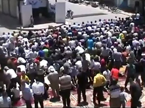 Syria فري برس حمص القصير جمعة تجار وثوار صلاة الجمعة وتحليق الطيران 8 6 2012 Homs