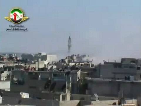 Syria فري برس هاااااام لحظة سقوط الصواريخ على حي الخالدية بحمص وإنفجاارت ضخمة تهز الحي با الكامل وتصاعد للدخان الكثيف من المنازل 8 6 2012 Homs