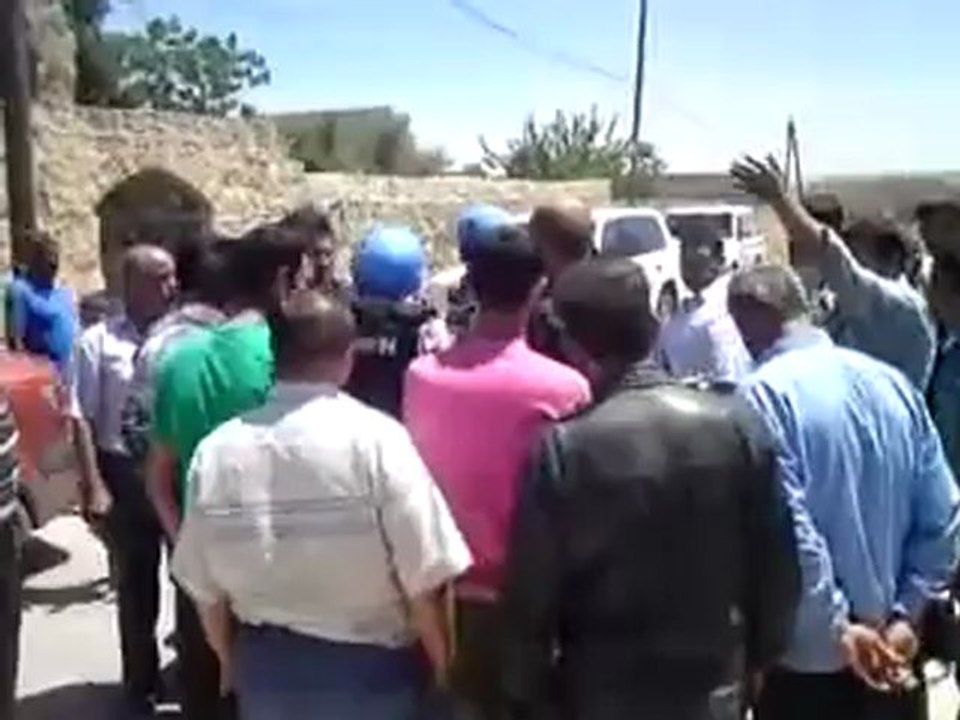 Syria فري برس حلب بيانون  زيارة المراقبين الى بلدة بيانون7 6 2012جــ2 Aleppo