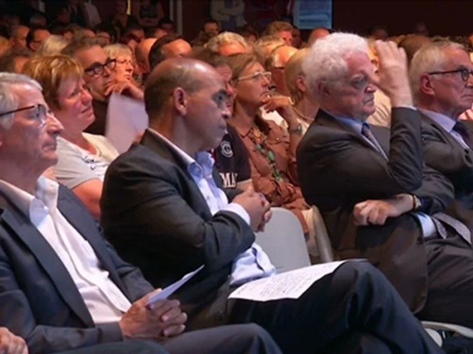 Emilienne Poumirol, suppléante de Kader Arif, au meeting d'Escalquens le 7 juin 2012